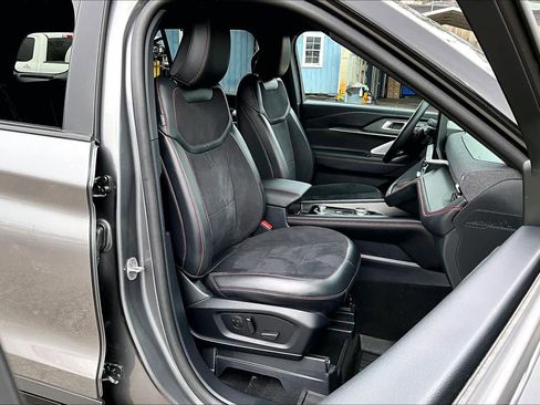 Certified 2025 Ford Explorer ST image 11