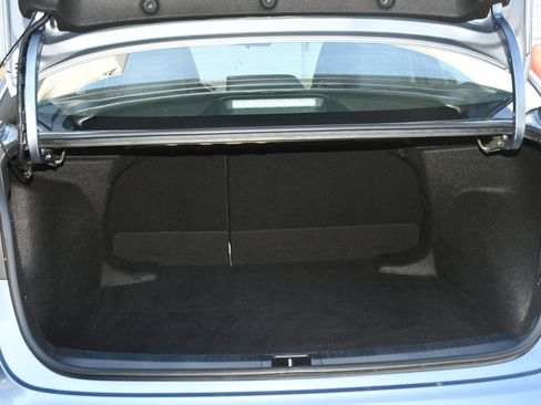 Used 2020 Toyota Corolla LE image 17