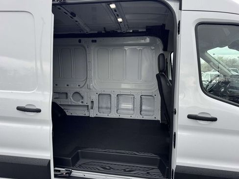 New 2026 Ford Transit 250 148 Medium Roof RWD image 10