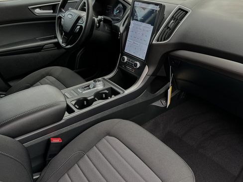 New 2024 Ford Edge SE w/ Black Appearance Package image 14