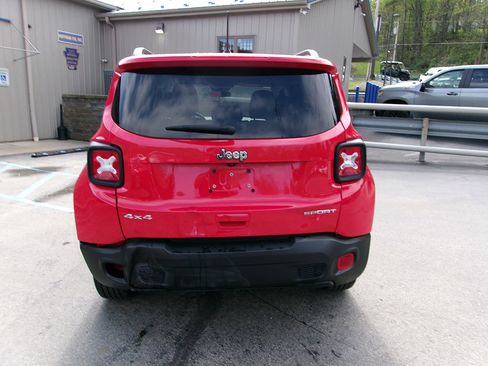 Used 2019 Jeep Renegade Sport w/ Sport Appearance Group AWD/4WD image 6