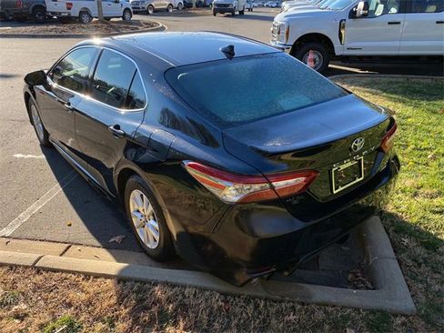 Used 2019 Toyota Camry XSE image 30