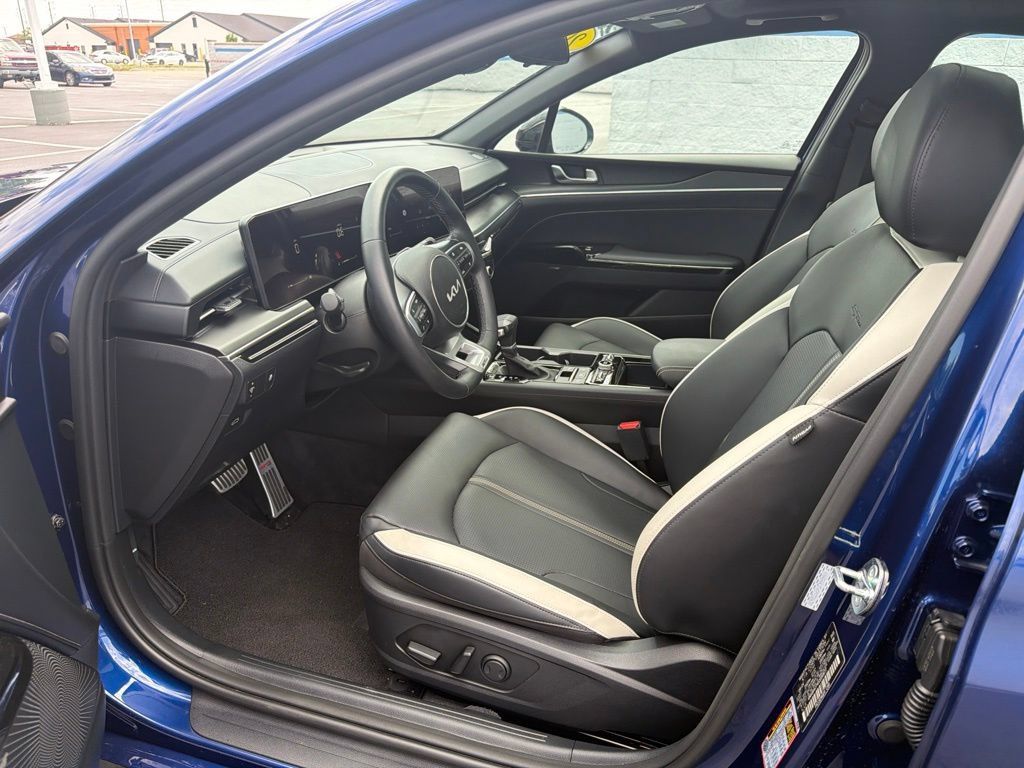 Used 2025 Kia K5 GT-Line w/ GT-Line Premium Package FWD image 17
