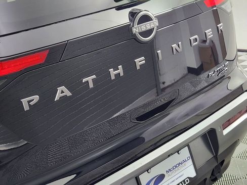 New 2026 Nissan Pathfinder Platinum AWD/4WD image 8