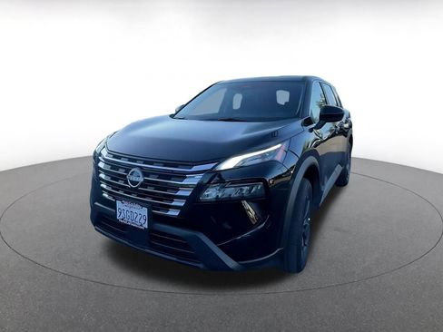 Used 2025 Nissan Rogue SV image 7