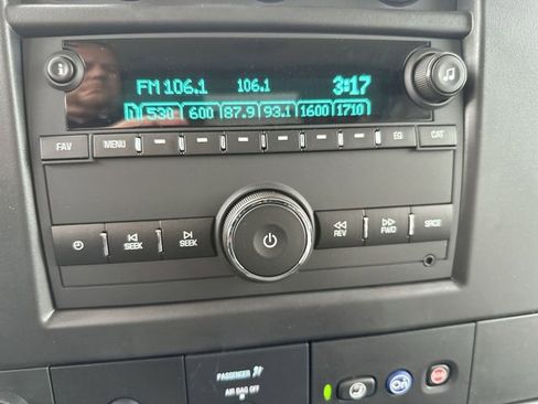 New 2025 GMC Savana 3500 w/ Driver Convenience Package image 14