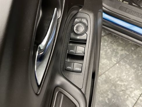 Used 2019 Chevrolet Equinox LT FWD image 9