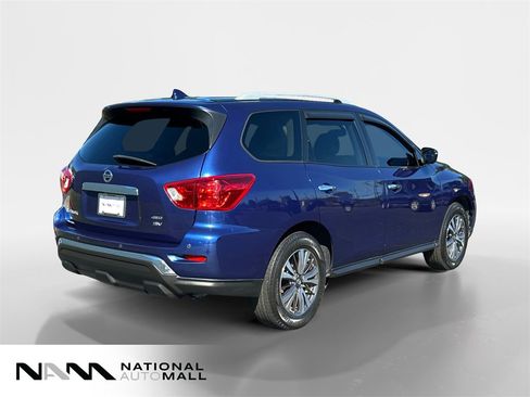 Used 2019 Nissan Pathfinder SV image 5