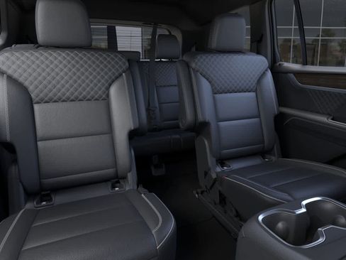 New 2025 GMC Acadia Denali w/ Super Cruise Package image 17