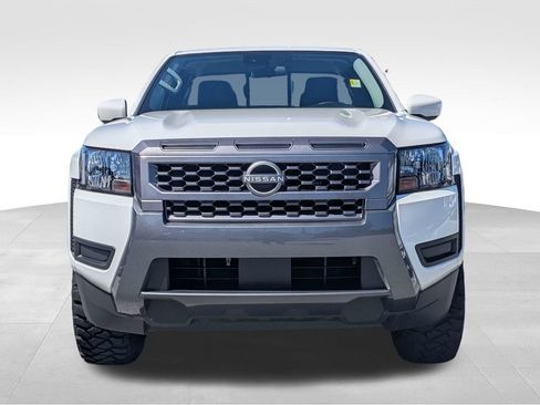 Used 2025 Nissan Frontier SV RWD image 9