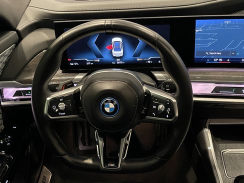 Used 2023 BMW i7 xDrive60 AWD/4WD image 19