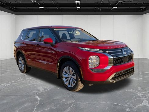 New 2025 Mitsubishi Outlander ES image 7