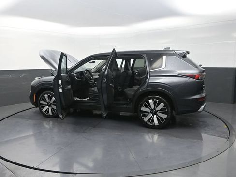 Used 2025 Mitsubishi Outlander SE AWD/4WD image 43