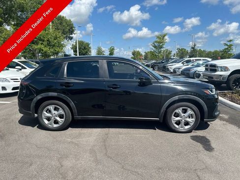 Used 2023 Honda HR-V LX image 2