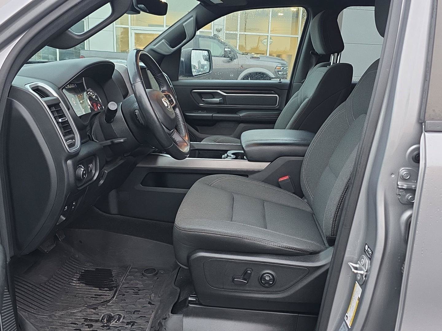 Used 2021 RAM 1500 Big Horn AWD/4WD image 14