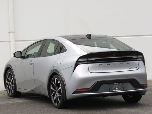 Certified 2024 Toyota Prius Prime FWD image 5