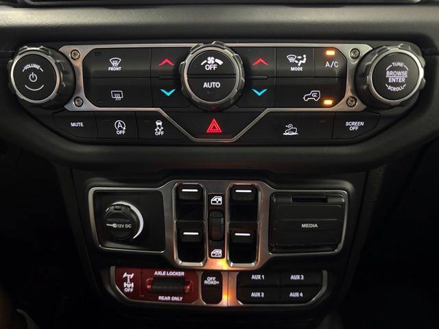 Used 2026 Jeep Gladiator Mojave AWD/4WD image 17