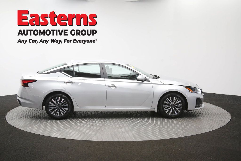 Used 2023 Nissan Altima 2.5 SV FWD image 47