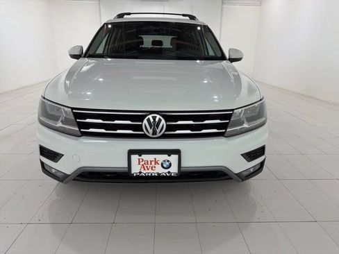 Used 2018 Volkswagen Tiguan SEL w/ 3rd Row Seat Package AWD/4WD image 8