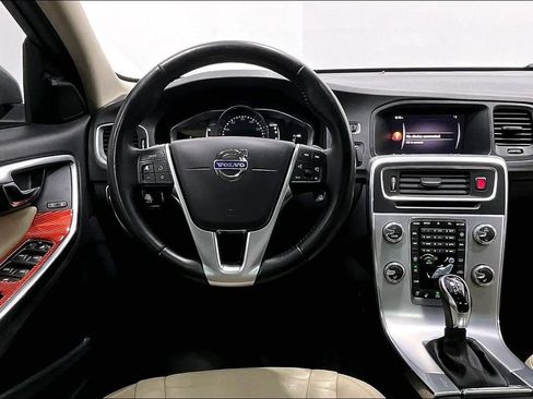 Used 2018 Volvo S60 T5 Dynamic w/ Vision Package FWD image 5