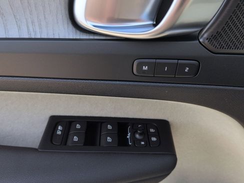 New 2026 Volvo XC40 B5 Ultra w/ Protection Package Premier image 15