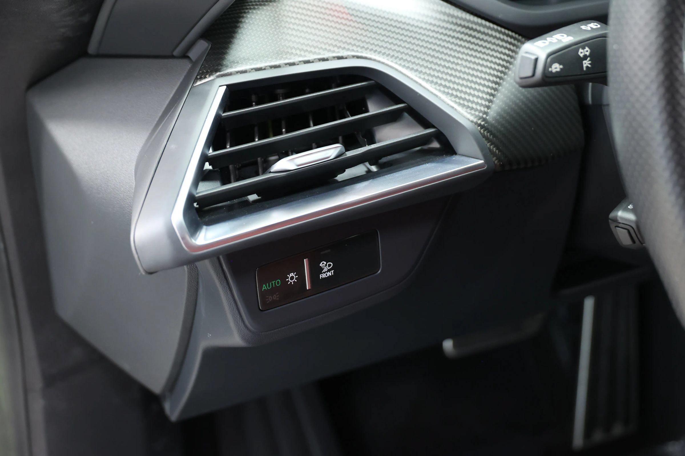 Used 2023 Audi RS e-tron GT w/ Carbon Performance Package AWD/4WD image 24