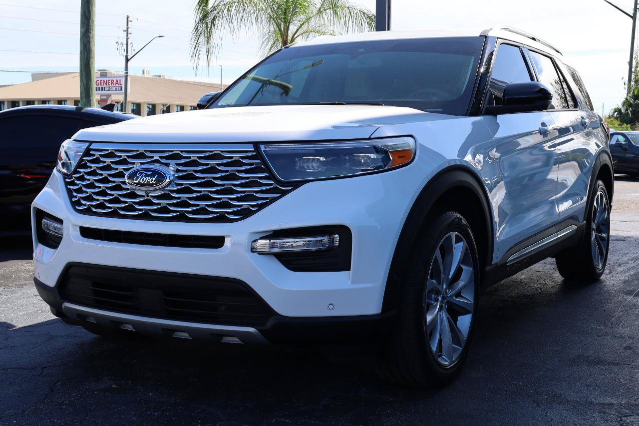 Used 2021 Ford Explorer Platinum w/ Equipment Group 601A AWD/4WD image 2