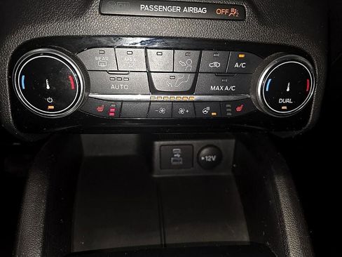 Used 2022 Ford Escape SE w/ Convenience Package image 18