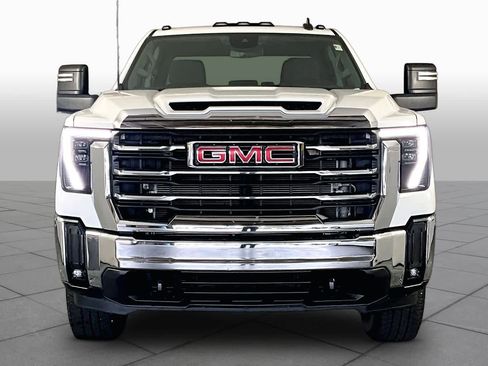 Certified 2025 GMC Sierra 3500 SLE w/ SLE Value Package AWD/4WD image 4