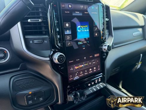 New 2026 RAM 2500 Big Horn AWD/4WD image 22
