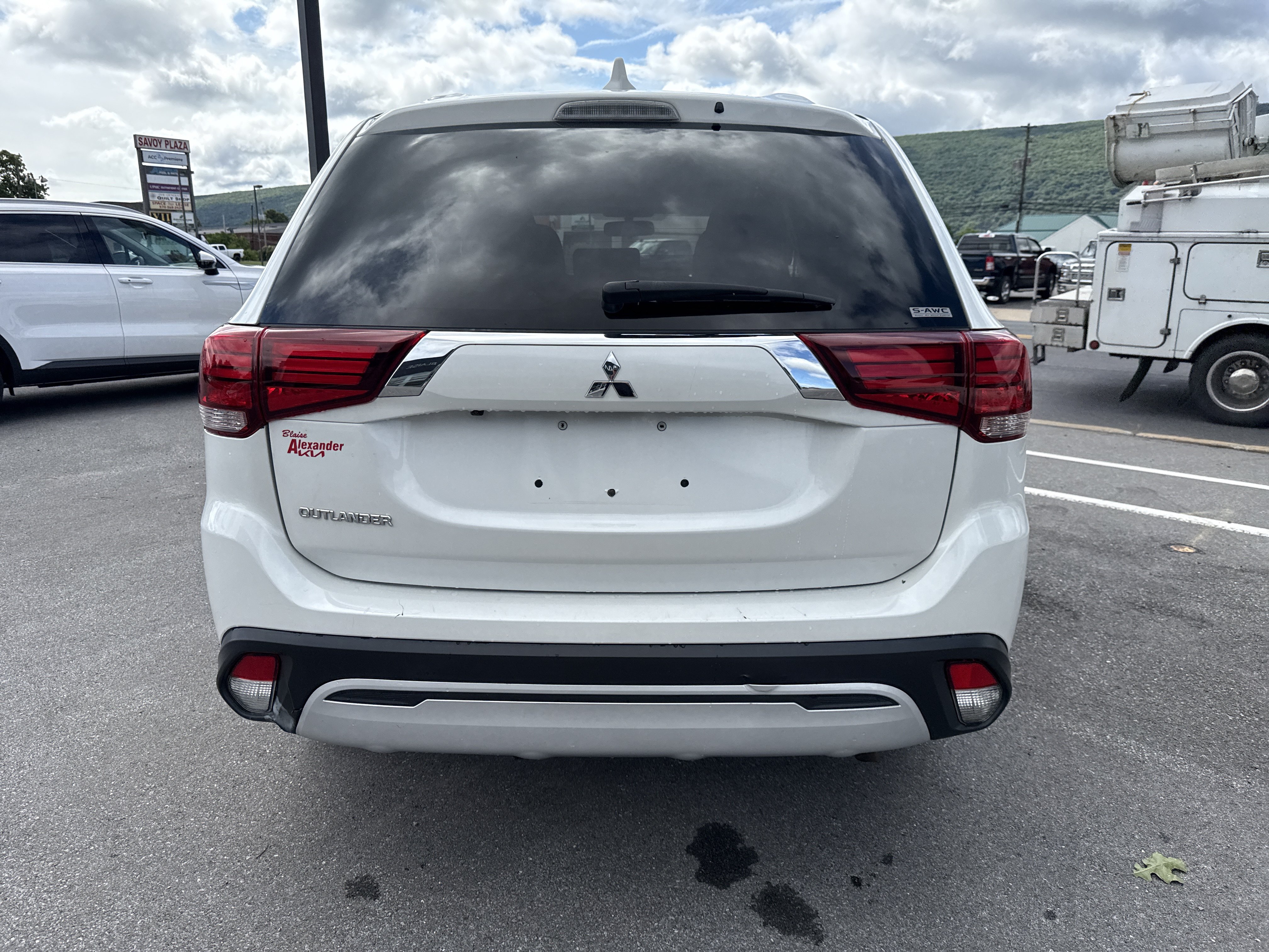 Used 2020 Mitsubishi Outlander ES AWD/4WD image 4