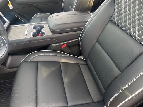 New 2026 GMC Acadia Denali w/ Super Cruise Package image 8