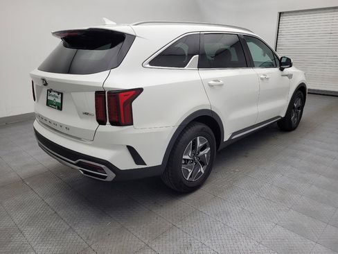 Used 2021 Kia Sorento S image 9