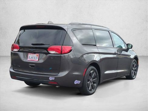 Used 2019 Chrysler Pacifica Limited w/ Advanced Safetytec Group FWD image 5
