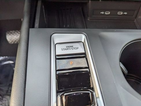 Certified 2025 Volkswagen Atlas Cross Sport SE image 23