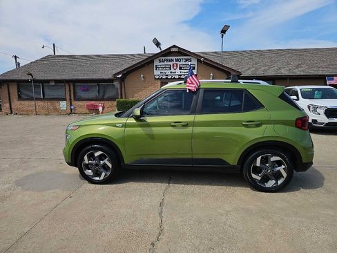 Used 2023 Hyundai Venue SEL image 7