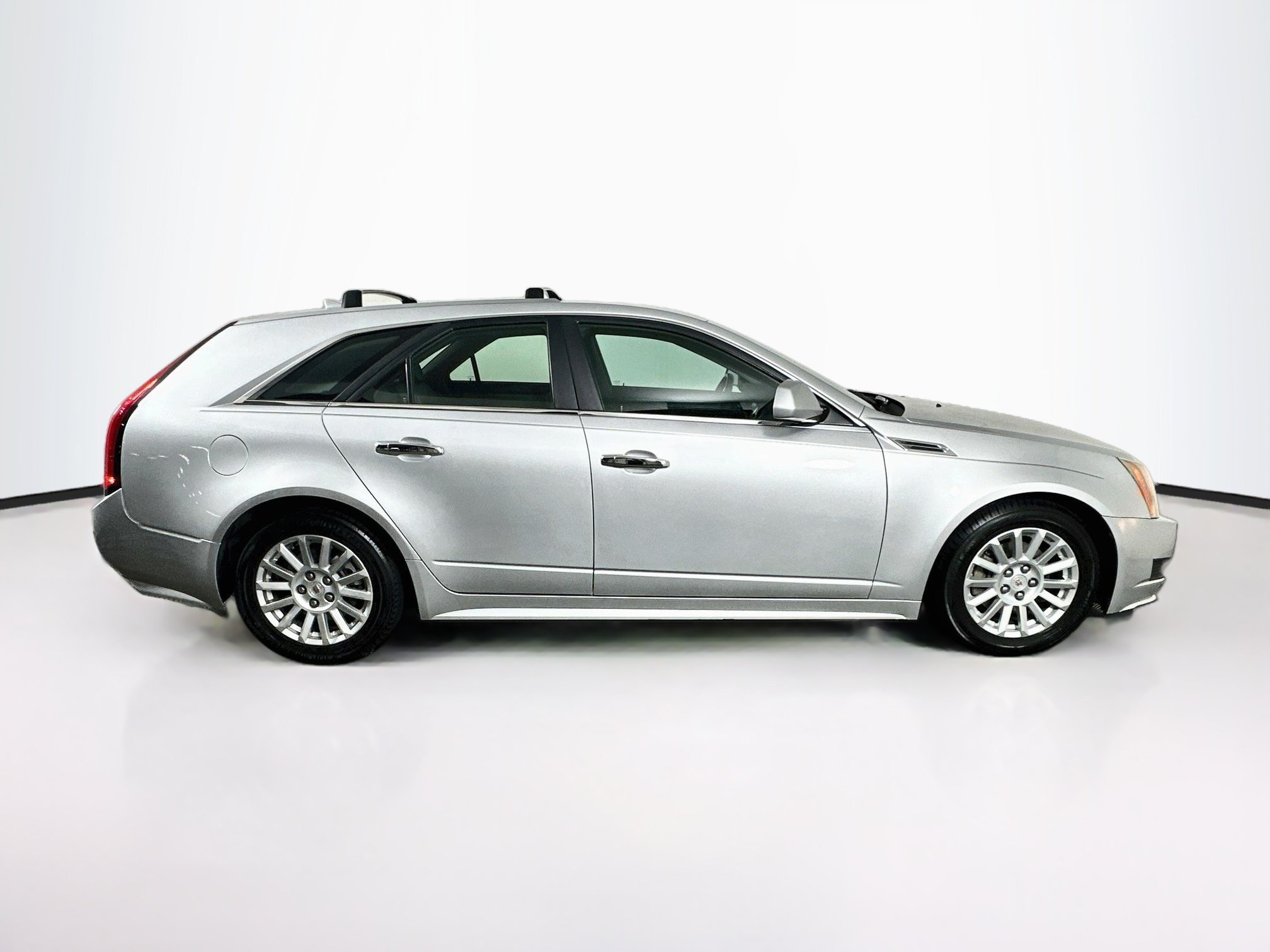 Used 2010 Cadillac CTS Wagon RWD image 10