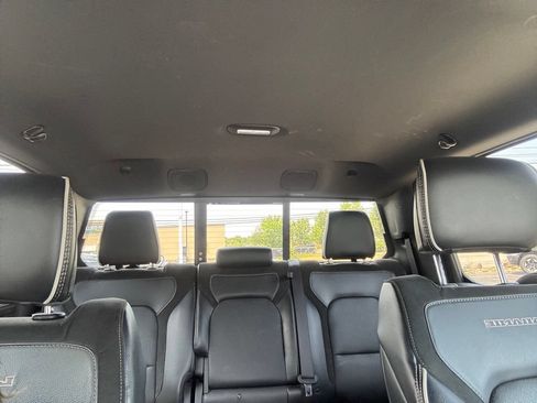 Used 2025 RAM 1500 Laramie AWD/4WD image 8