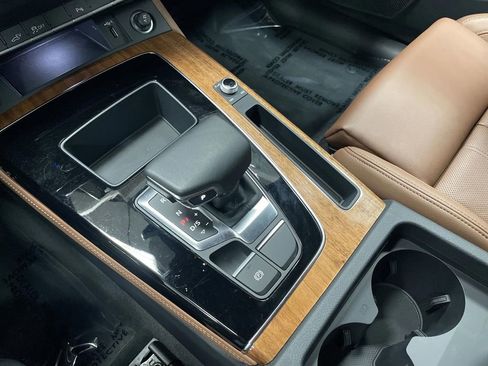 Used 2024 Audi Q5 e Premium Plus w/ Premium Plus Package image 23