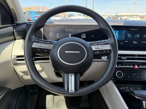 Used 2025 Hyundai Tucson SEL image 17