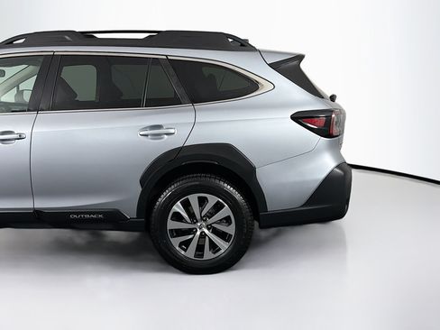 Used 2023 Subaru Outback Premium AWD/4WD image 45