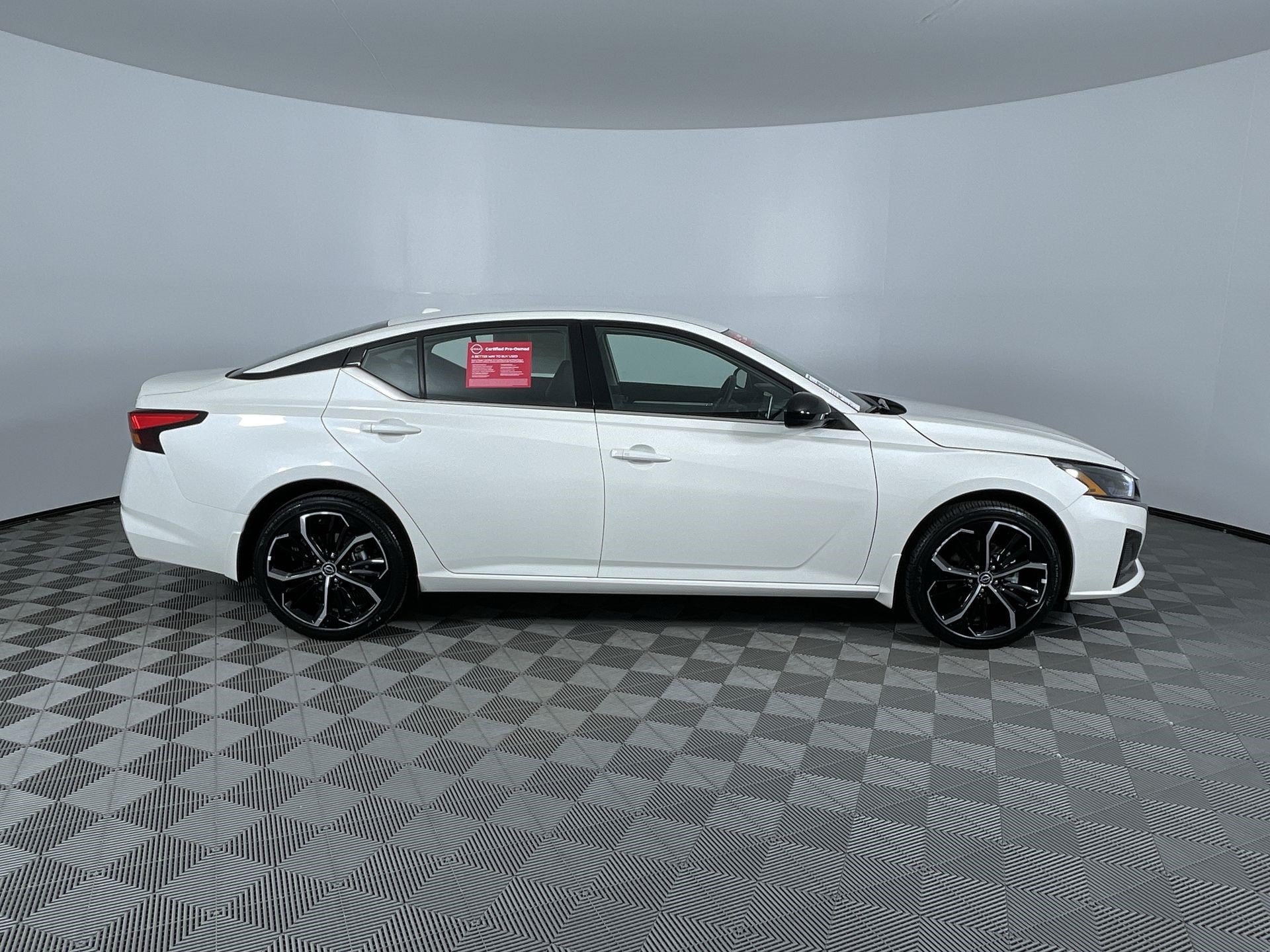 Certified 2025 Nissan Altima 2.5 SR AWD/4WD image 10