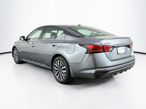 Used 2024 Nissan Altima 2.5 SV FWD image 5