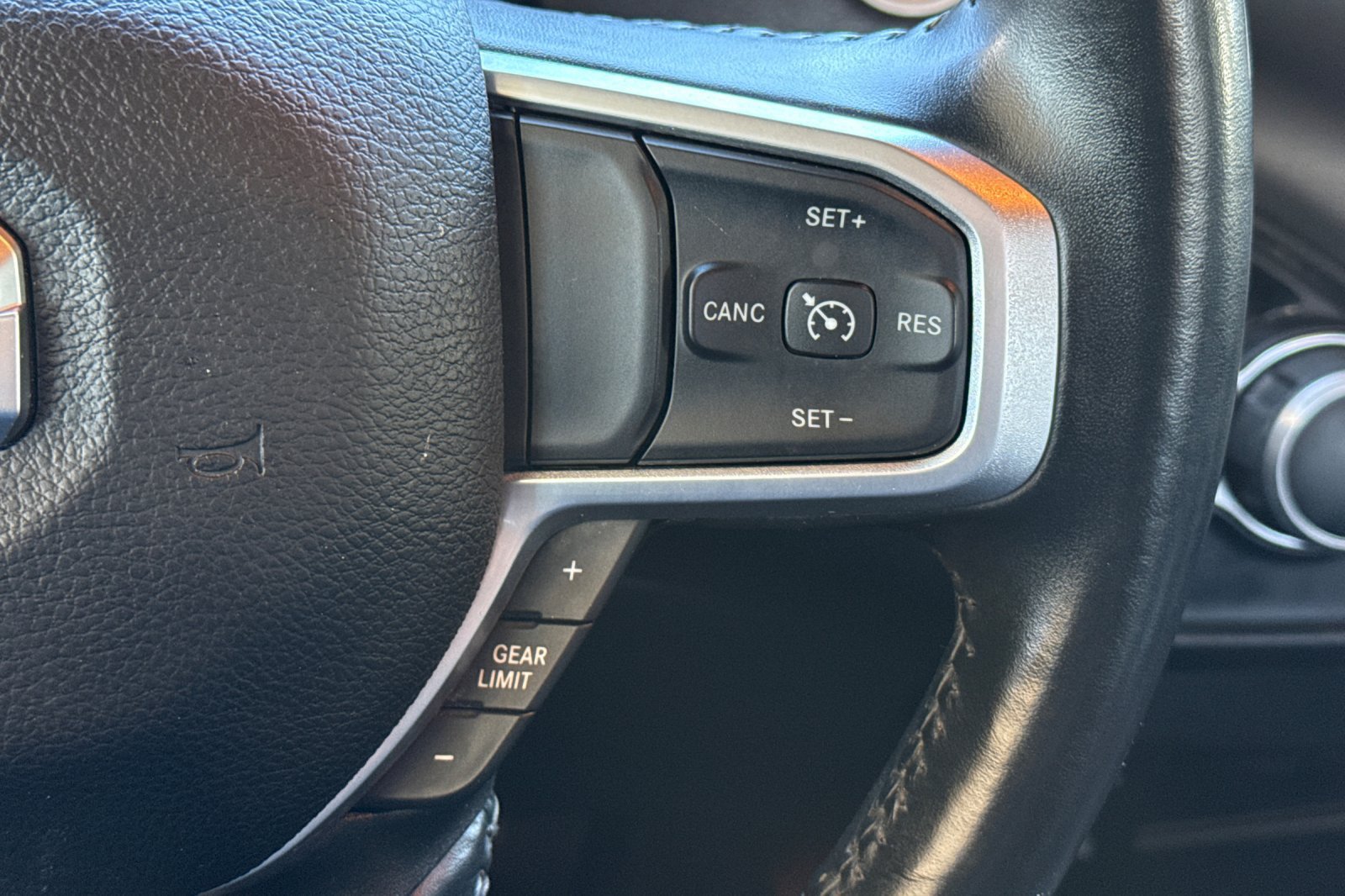 Used 2024 RAM 2500 Big Horn AWD/4WD image 32