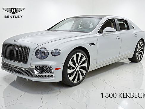 Used 2023 Bentley Flying Spur Azure image 2