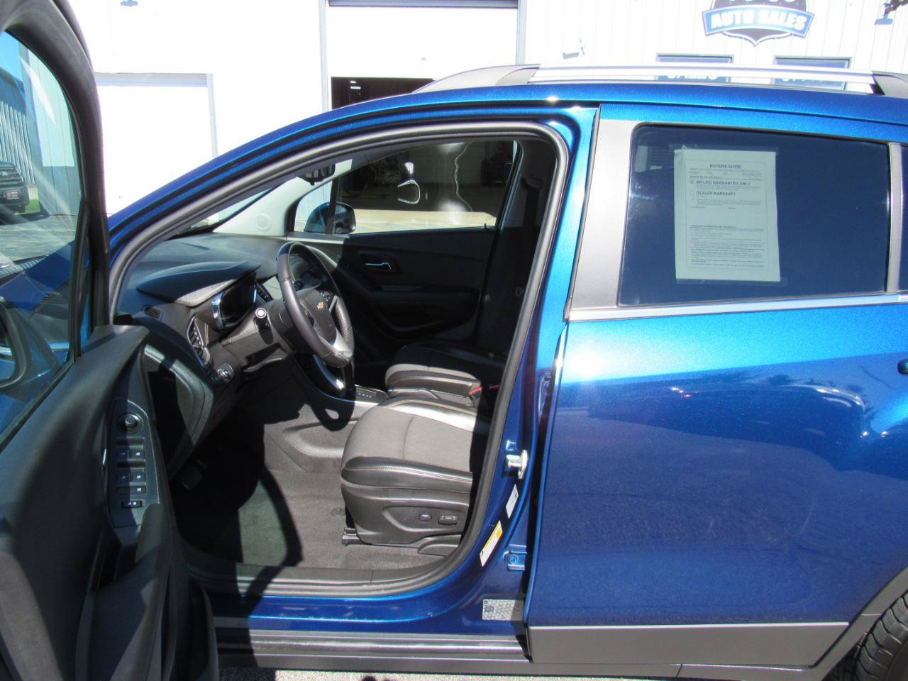 Used 2019 Chevrolet Trax LT w/ LT Convenience Package FWD image 15