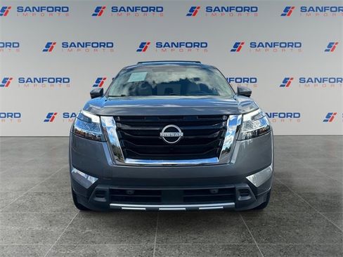 Used 2023 Nissan Pathfinder SL image 8