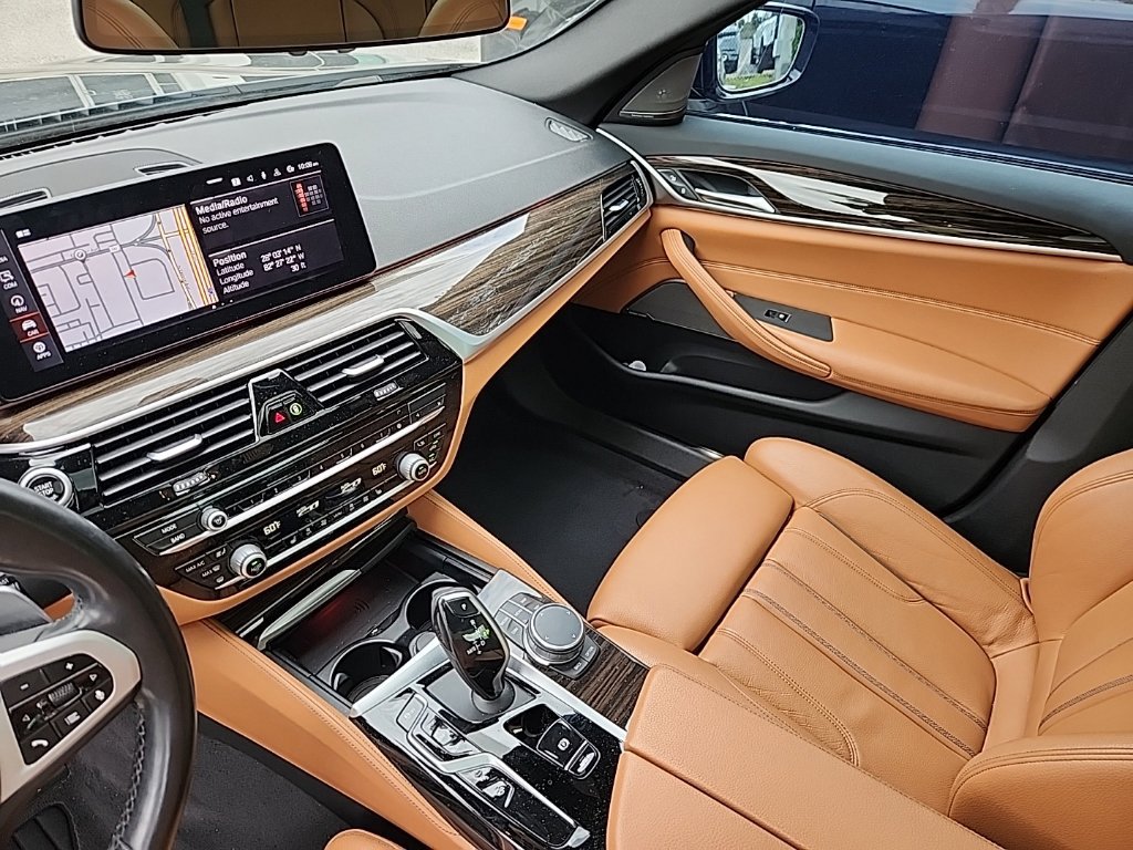 Used 2021 BMW 540i w/ M Sport Package RWD image 6