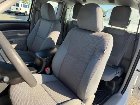 Used 2013 Toyota Tacoma 2WD Access Cab image 18