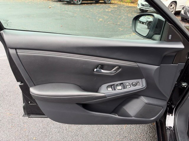 Used 2024 Nissan Sentra SV FWD image 18
